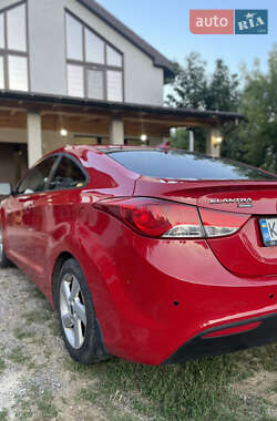 Hyundai Elantra  2012