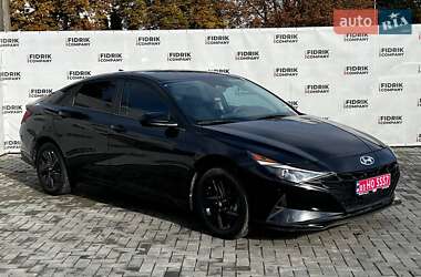 Hyundai Elantra 2022