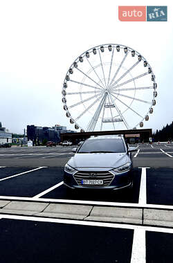 Hyundai Elantra  2018