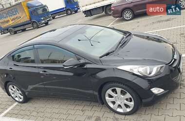 Hyundai Elantra  2013