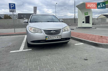 Hyundai Elantra  2011