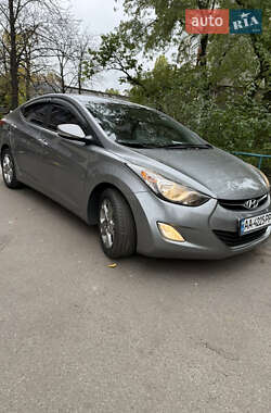 Hyundai Elantra  2012