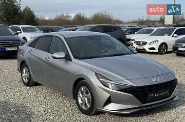 Hyundai Elantra  2020