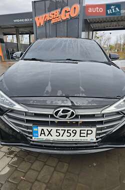 Hyundai Elantra 2019