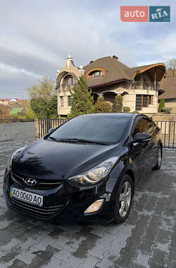Hyundai Elantra  2012