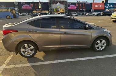 Hyundai Elantra 2013