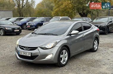 Hyundai Elantra  2012