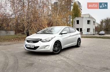 Hyundai Elantra  2012