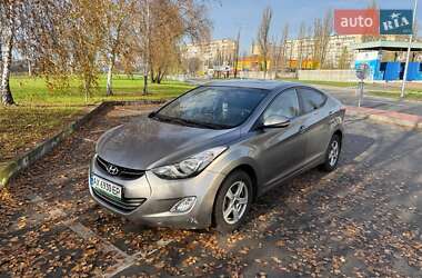 Hyundai Elantra  2012