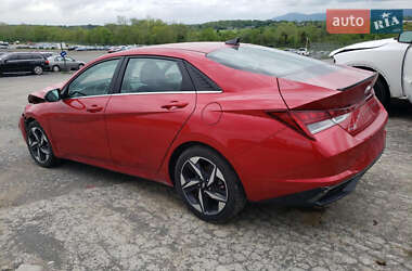 Hyundai Elantra  2021