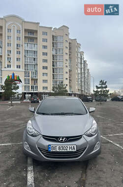 Hyundai Elantra  2011