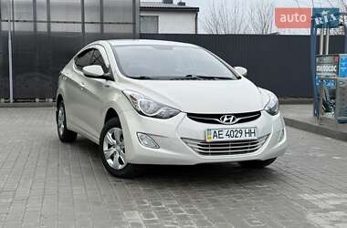 Hyundai Elantra  2011