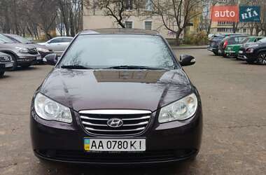 Hyundai Elantra  2010