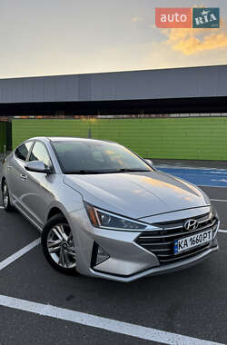 Hyundai Elantra  2019