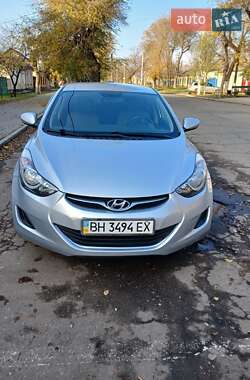Hyundai Elantra  2012