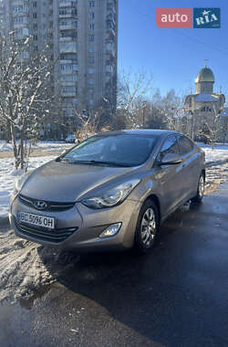 Hyundai Elantra  2013