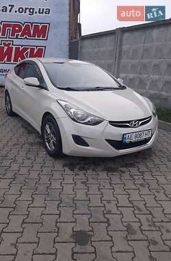 Hyundai Elantra  2012