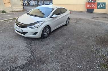 Hyundai Elantra  2013
