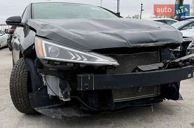 Hyundai Elantra 2019