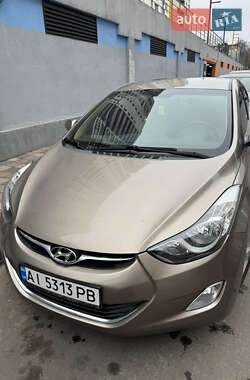 Hyundai Elantra  2013