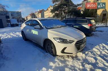 Hyundai Elantra  2018