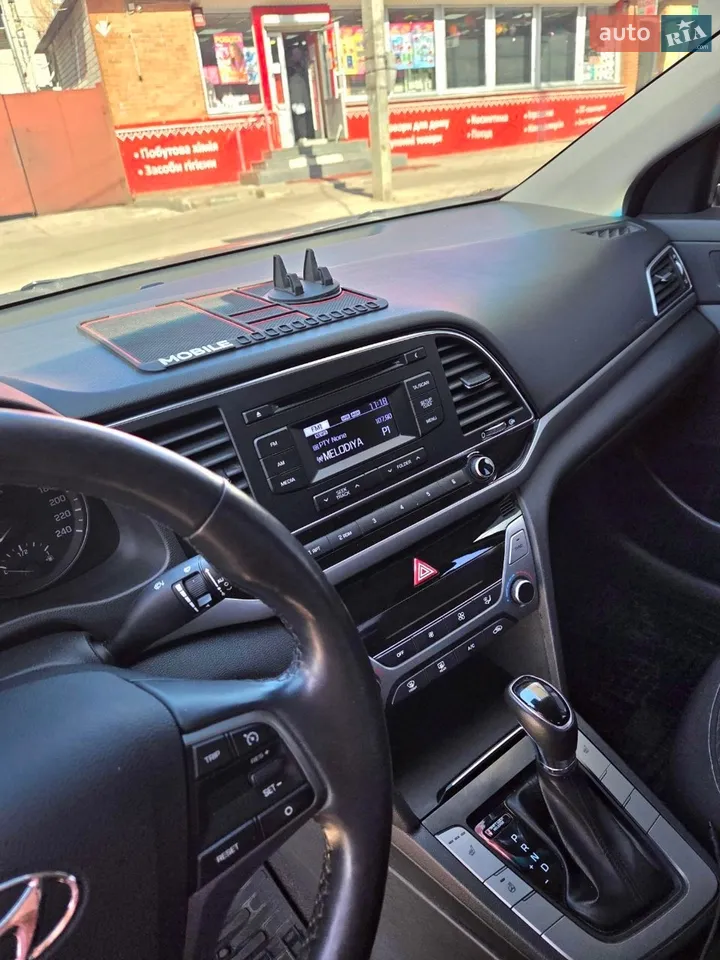 2018 Hyundai Elantra - мініатюра 5