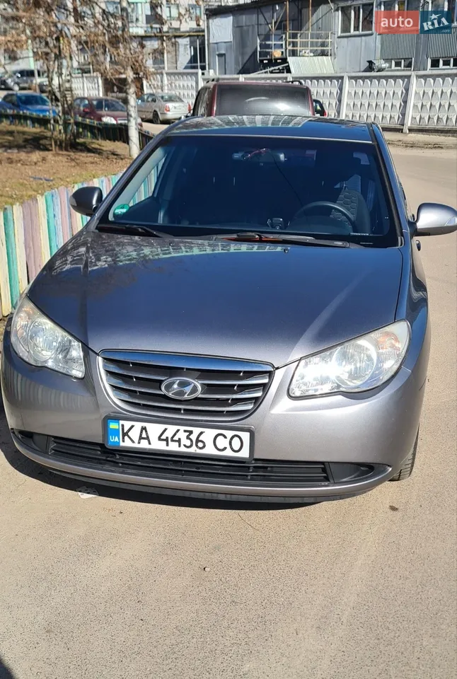 2011 Hyundai Elantra - фото 1