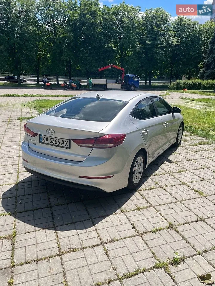 2017 Hyundai Elantra - фото 1