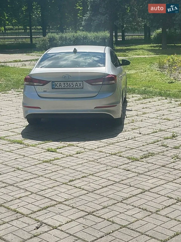 2017 Hyundai Elantra - мініатюра 2
