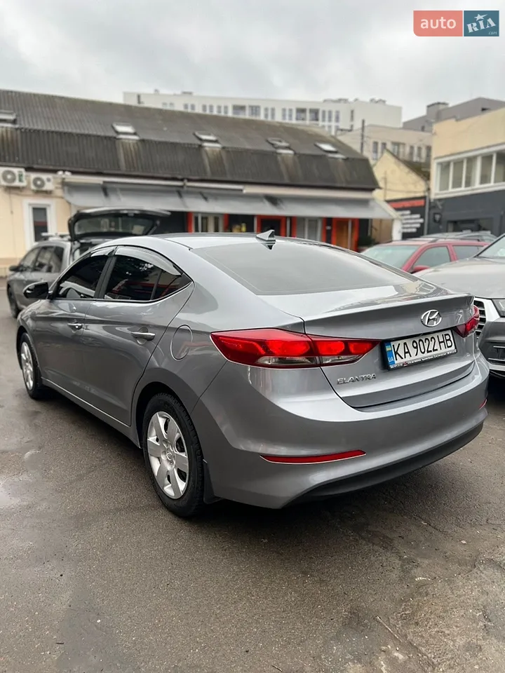 2016 Hyundai Elantra - мініатюра 3