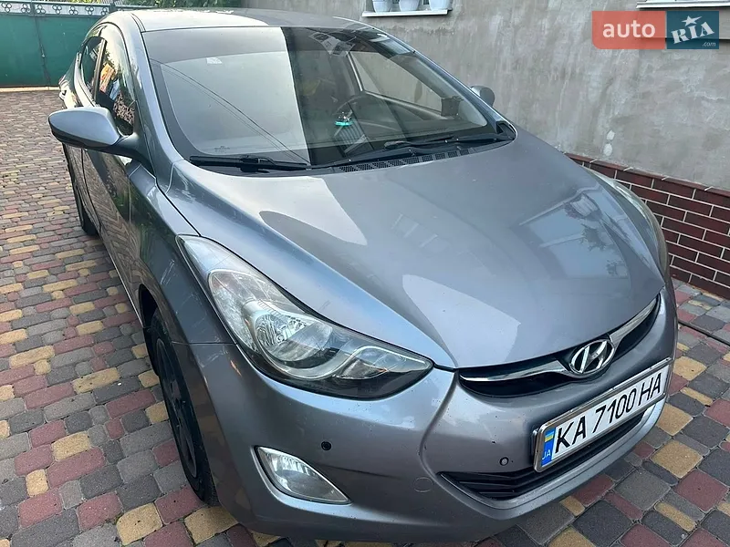 Hyundai Elantra 2012