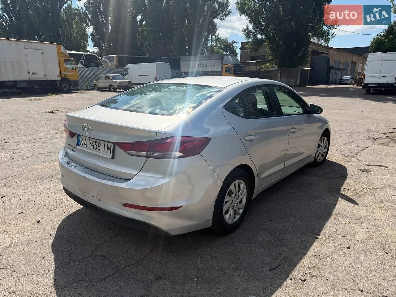 2017 Hyundai Elantra - мініатюра 4