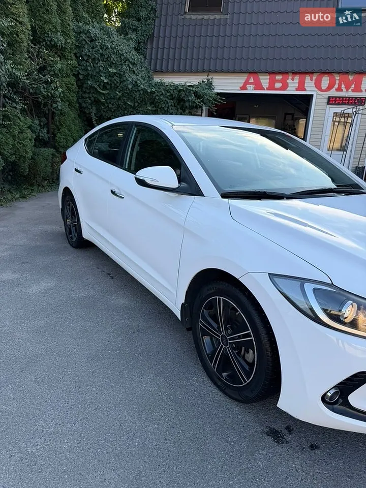 2016 Hyundai Elantra - мініатюра 5