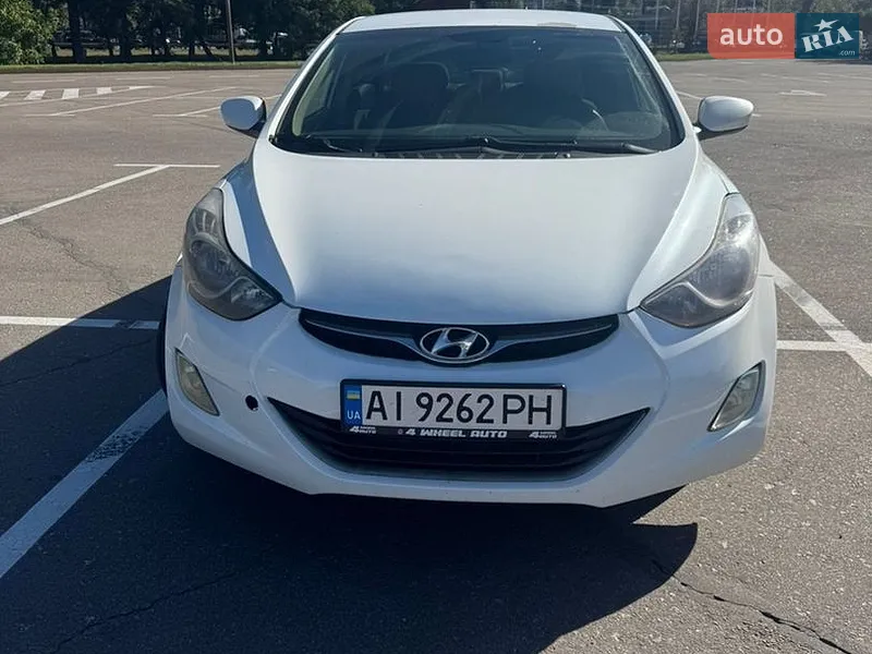 Hyundai Elantra 2012