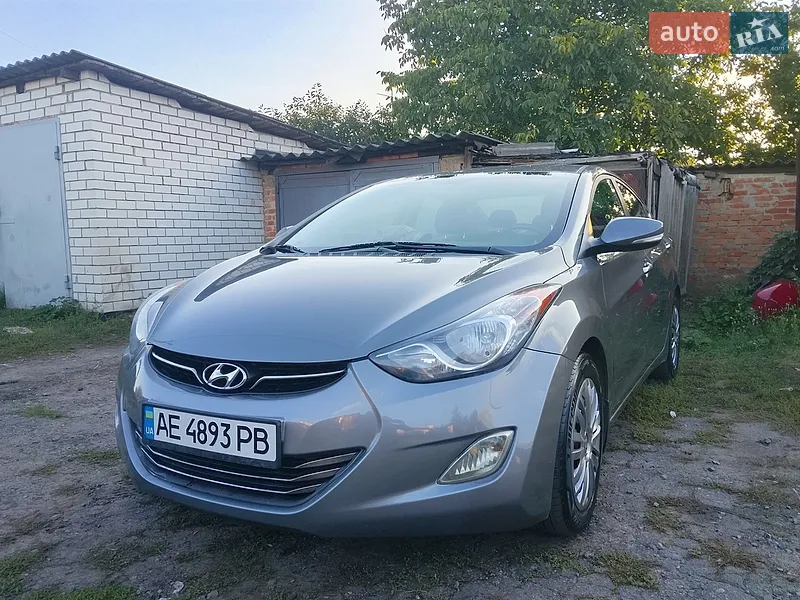 Hyundai Elantra 2012
