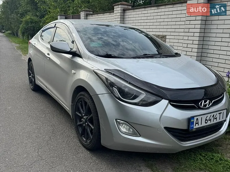 Hyundai Elantra 2012