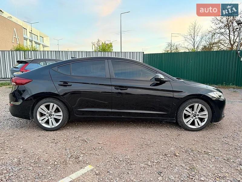 Hyundai Elantra 2017