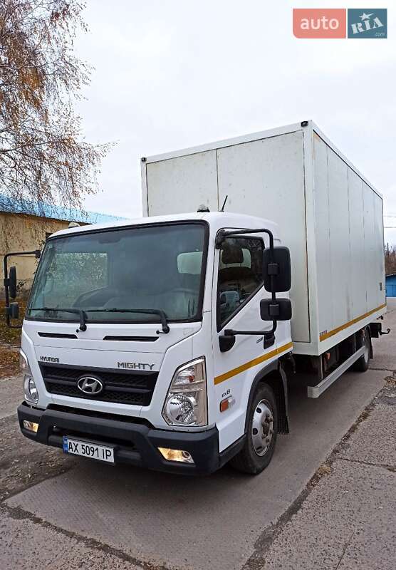 Hyundai EX8