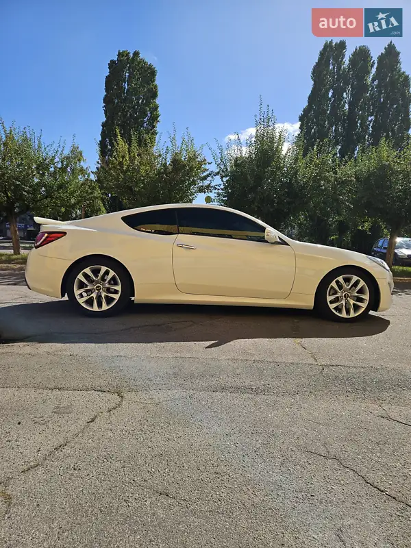 Hyundai Genesis Coupe 2012