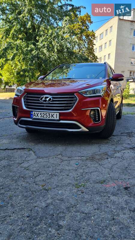Позашляховик / Кросовер Hyundai Grand Santa Fe