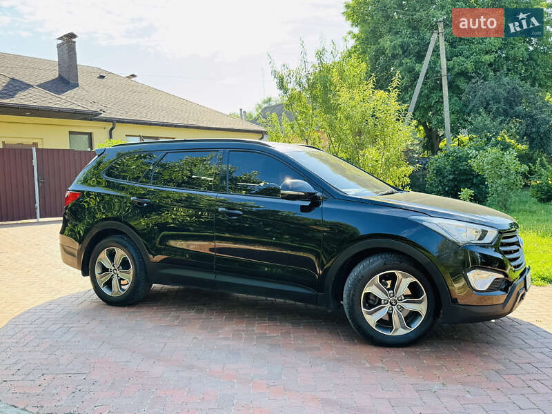 Hyundai Grand Santa Fe