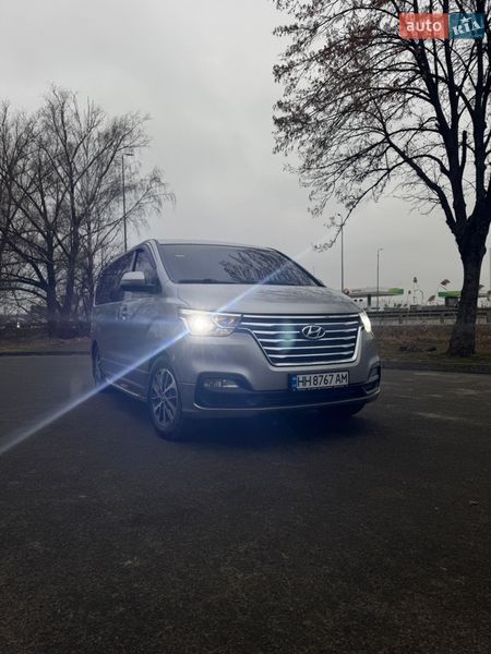 Hyundai Grand Starex