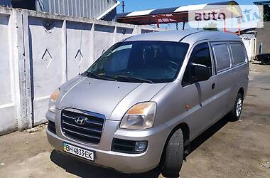 Hyundai H-1  2005