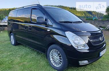 Hyundai H-1  2011