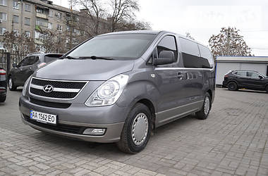 Hyundai H-1  2010