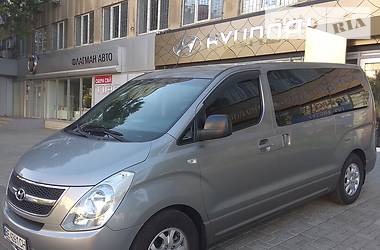 Hyundai H-1  2010