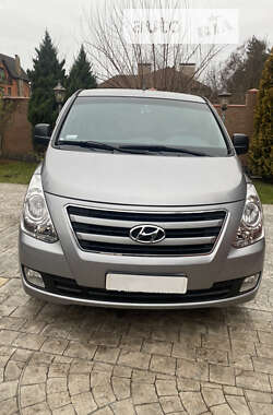 Hyundai H-1  2017