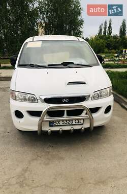Hyundai H-1  2004
