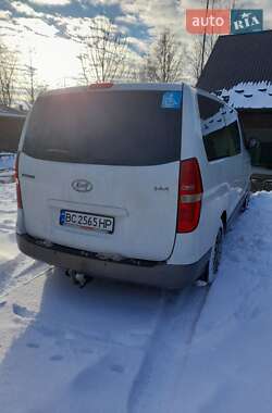 Hyundai H-1  2009