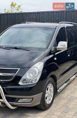 Hyundai H-1  2012
